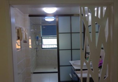 2018年衛生間隔斷價格解析 五種不同材料與掛墻板對比